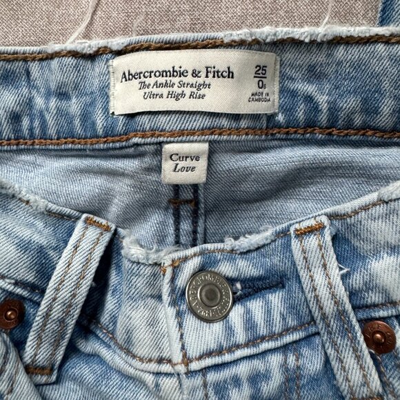 EUC Abercrombie The Ankle Straight Ultra High Rise Jeans in Light Denim Sz 25 - Picture 3 of 6